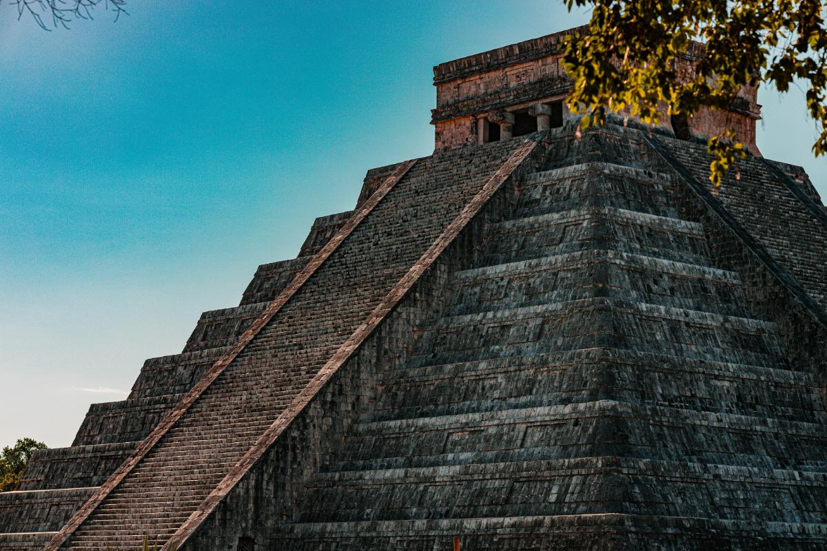 Mysteries of Chichen Itza: Where the Serpent Descends — photo 5