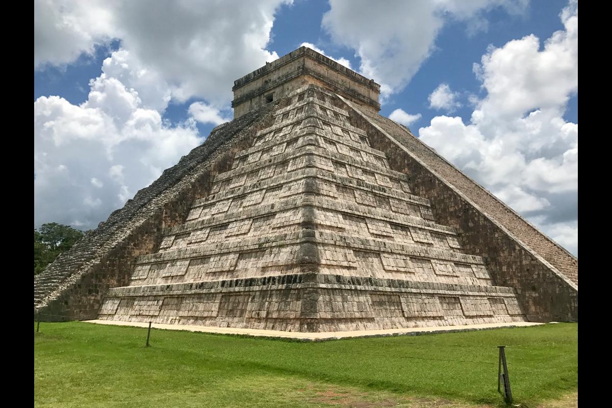 Mysteries of Chichen Itza: Where the Serpent Descends — photo 7